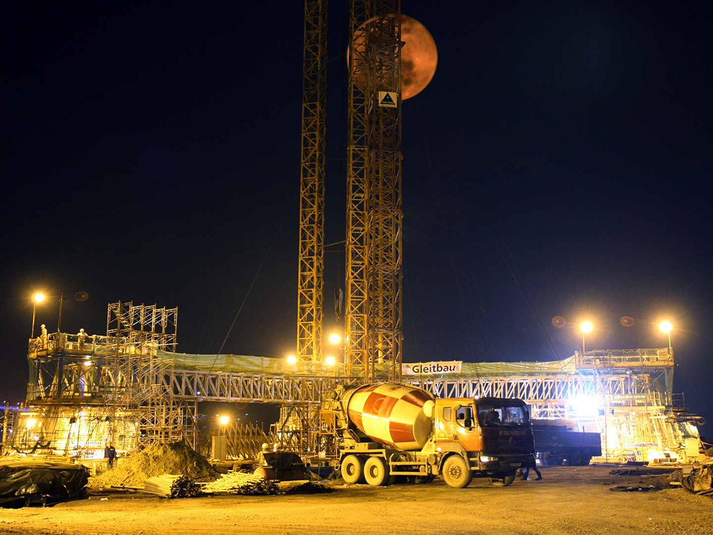 Thi công trụ T1 Cáp treo Nữ Hoàng (Thành phố Hạ Long, tỉnh Quảng Ninh)